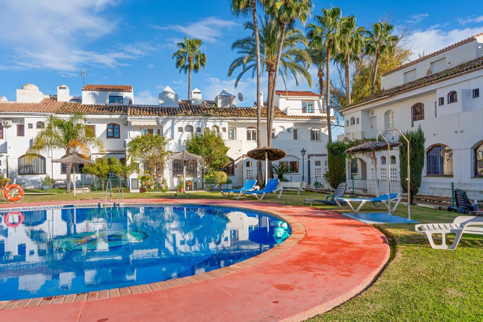 4 bedroom Townhouse for sale in Guadalmina - € 699,000 (Ref: 9497451)