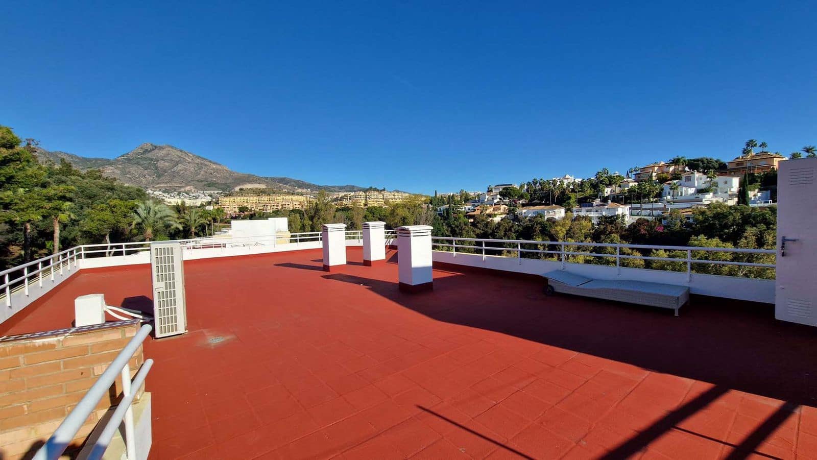 3 bedroom Penthouse for sale in Benalmadena Costa - € 795,000 (Ref: 9497477)