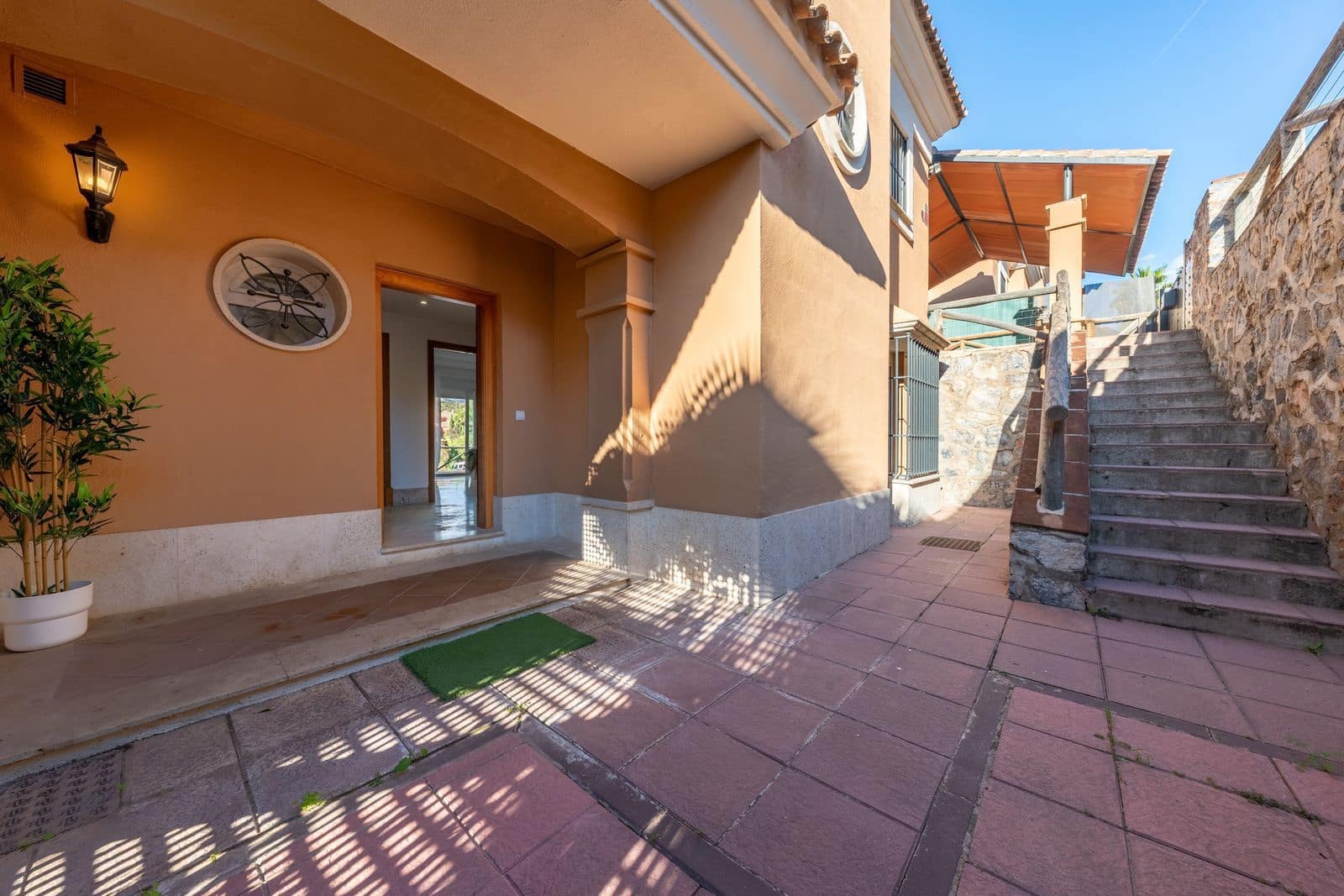 3 soverom Kjedet enebolig til salgs i Marbella - € 849 000 (Ref: 9497490)