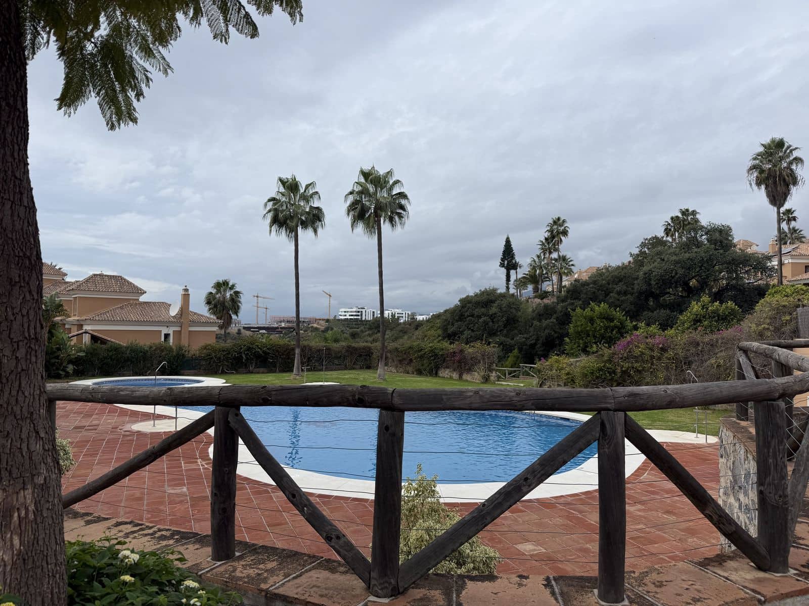 3 soverom Kjedet enebolig til salgs i Marbella - € 849 000 (Ref: 9497490)