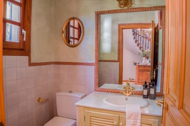 Chalet de 3 habitaciones en El Madroñal, Benahavís en venta - 1.695.000 € (Ref: 9497493)