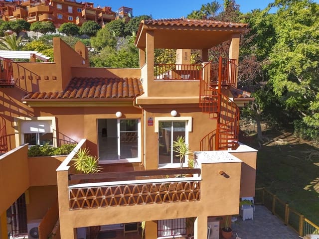 2 makuuhuone Kattohuoneisto myytävänä paikassa La Reserva, Marbella - 349 000 € (Ref: 9497707)