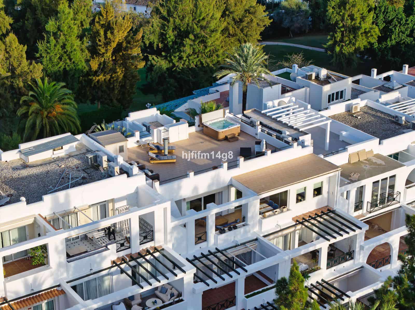 3 bedroom Penthouse for sale in La Quinta - € 850,000 (Ref: 9497718)