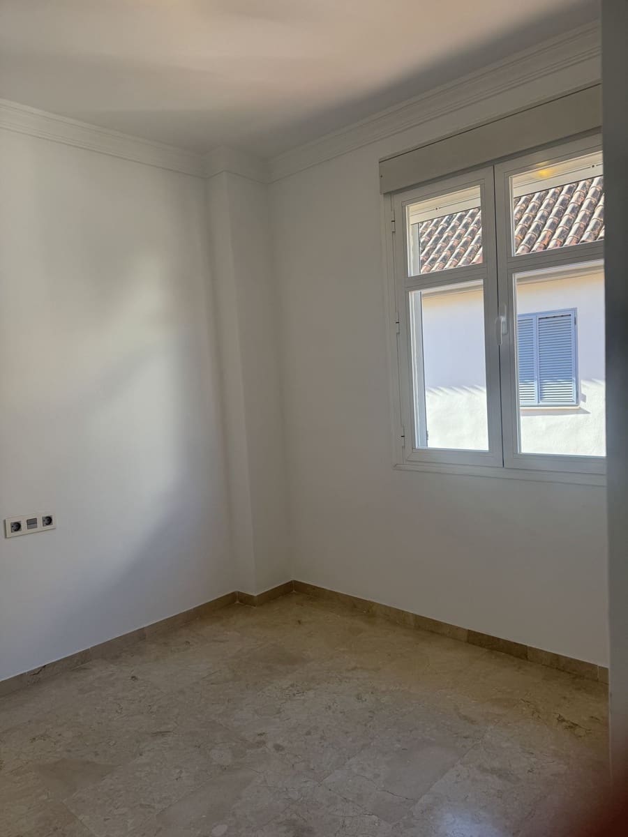 5 soveværelse Byhus til salg i Marbella - € 850.000 (Ref: 9501973)