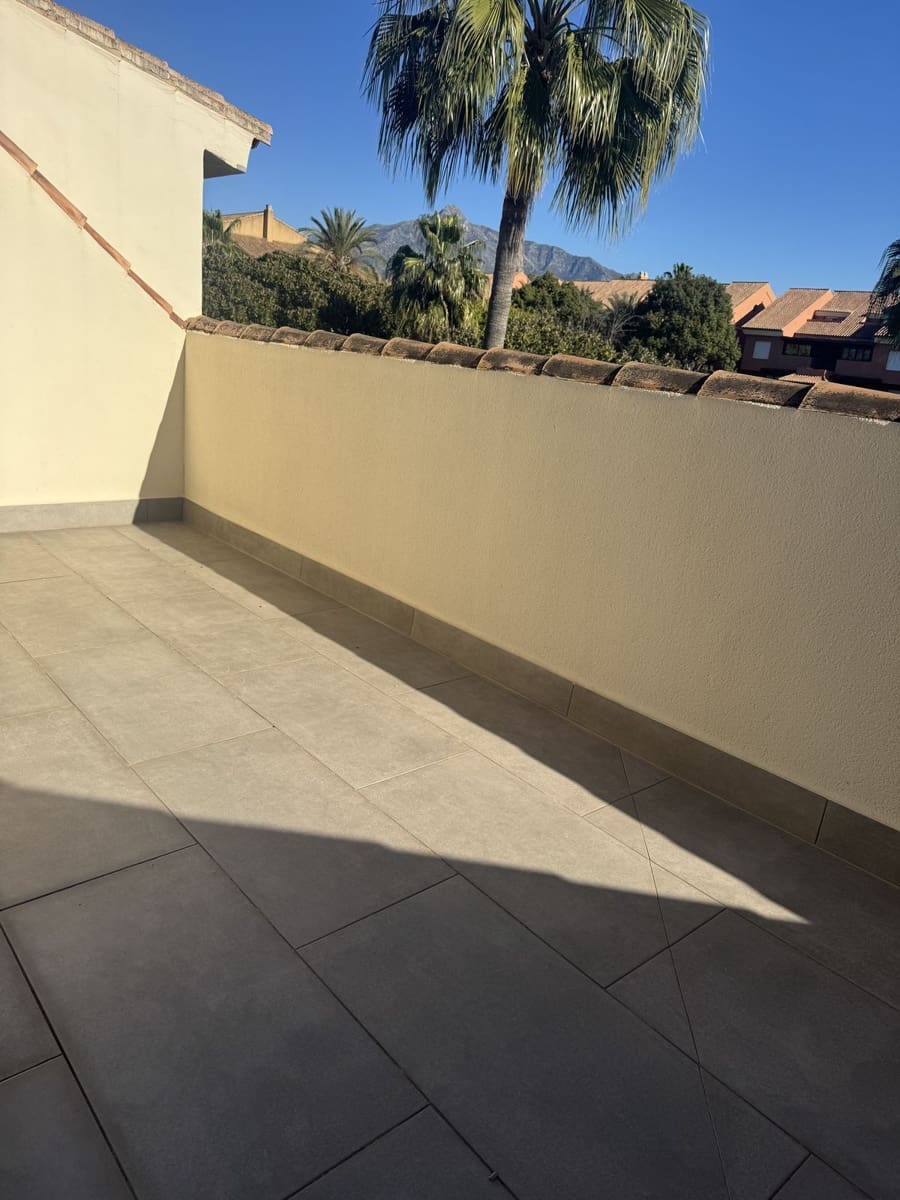 5 soveværelse Byhus til salg i Marbella - € 850.000 (Ref: 9501973)