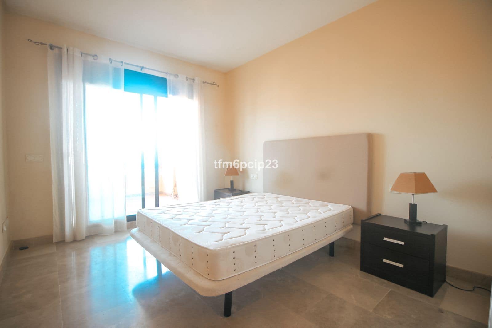 2 bedroom Apartment for sale in La Duquesa / Puerto de la Duquesa - € 255,000 (Ref: 9501985)