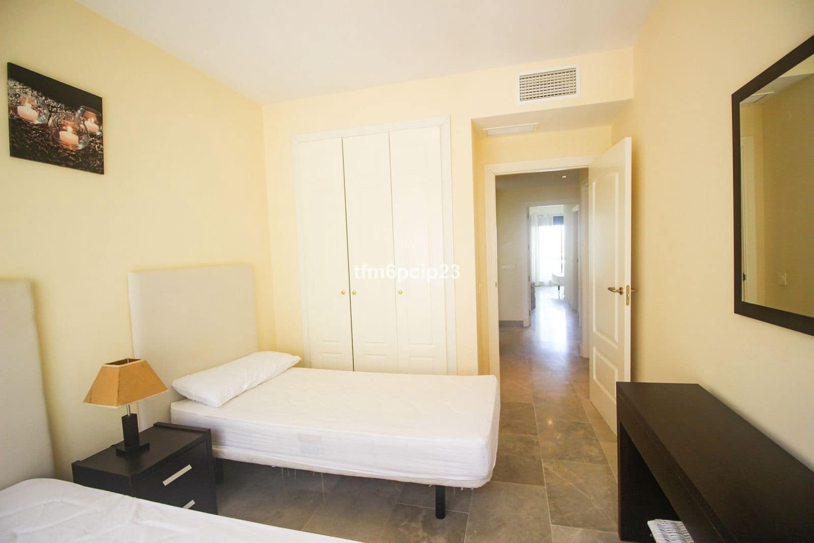 2 bedroom Apartment for sale in La Duquesa / Puerto de la Duquesa - € 255,000 (Ref: 9501985)