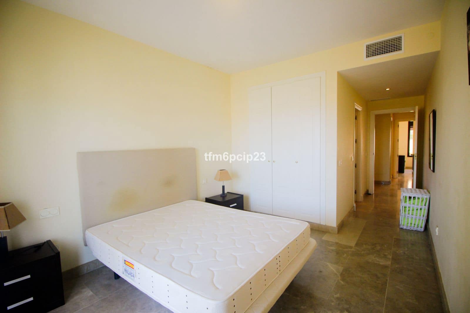 2 bedroom Apartment for sale in La Duquesa / Puerto de la Duquesa - € 255,000 (Ref: 9501985)