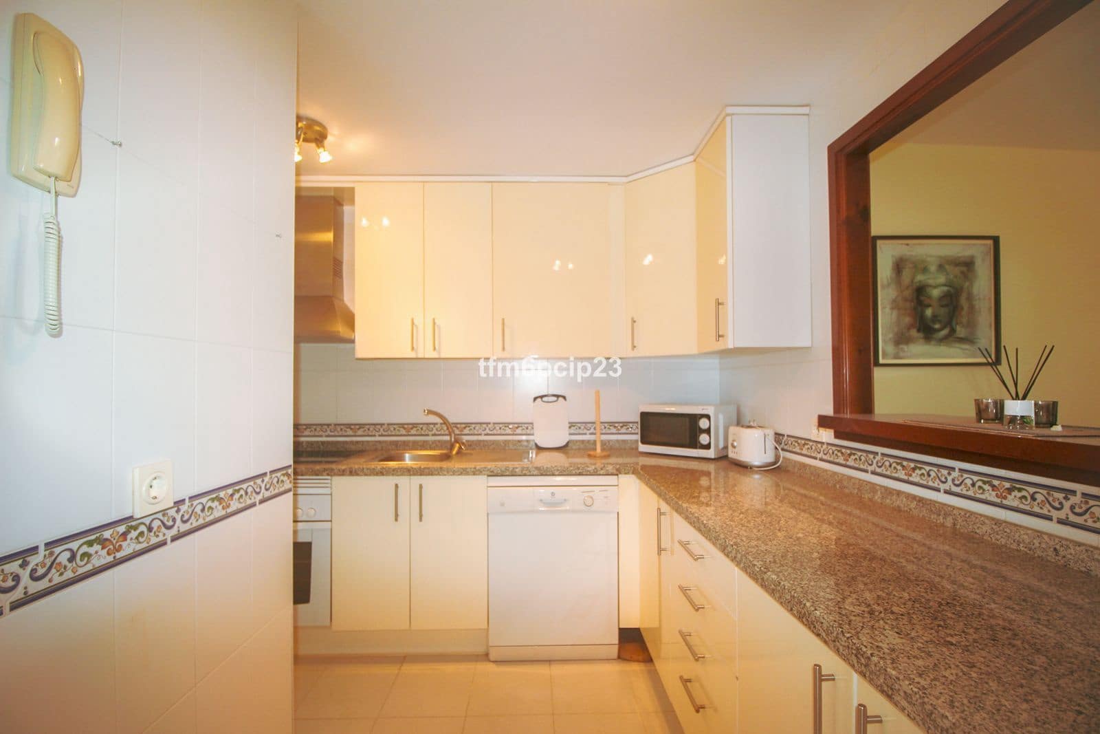 2 bedroom Apartment for sale in La Duquesa / Puerto de la Duquesa - € 255,000 (Ref: 9501985)