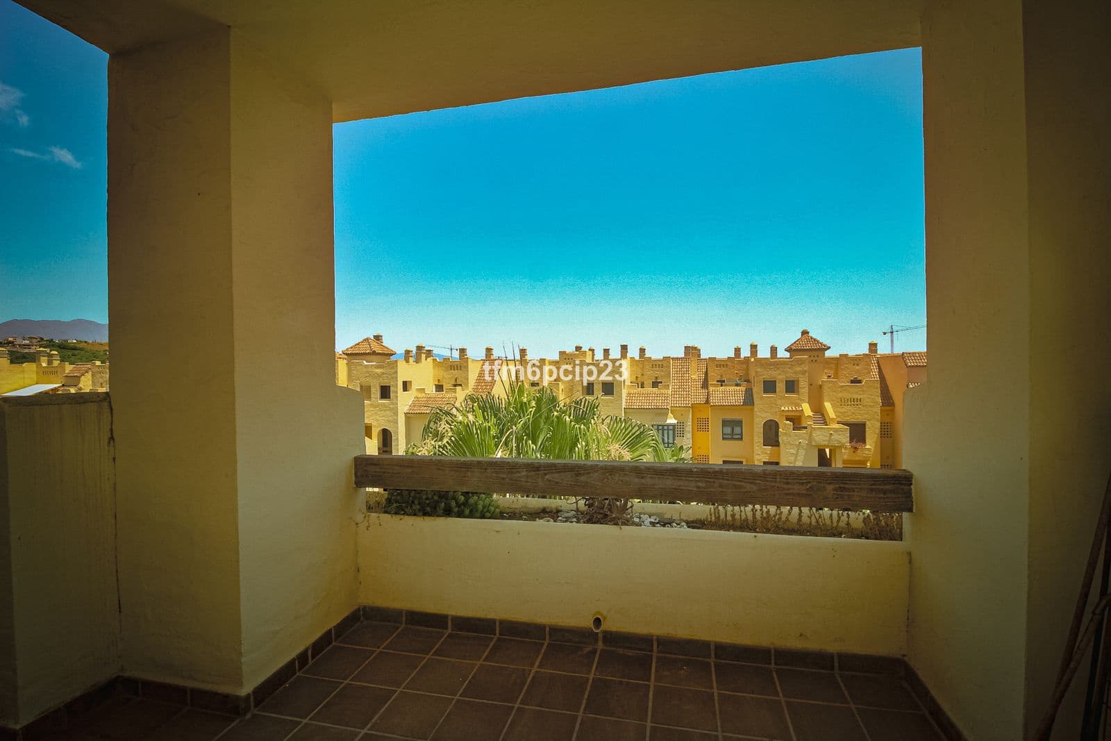 2 bedroom Apartment for sale in La Duquesa / Puerto de la Duquesa - € 255,000 (Ref: 9501985)