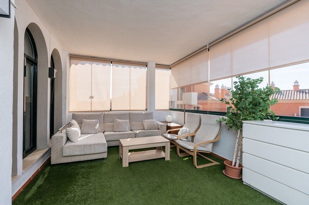 3 bedroom Apartment for sale in Elviria - € 549,000 (Ref: 9501988)