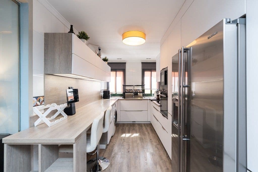 3 bedroom Apartment for sale in Elviria - € 549,000 (Ref: 9501988)