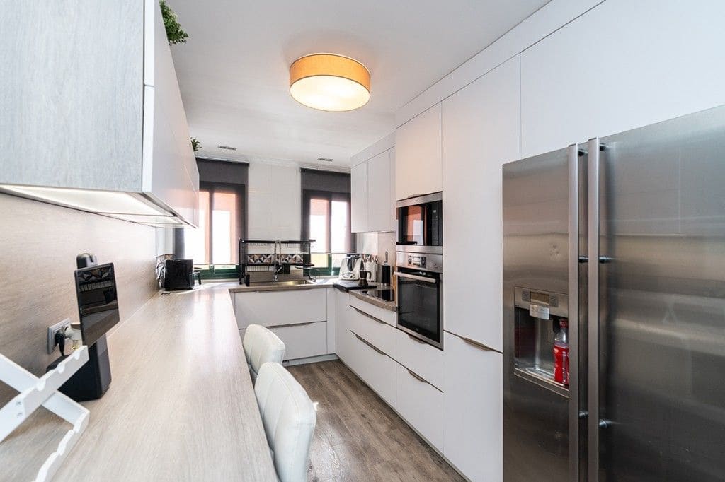 3 bedroom Apartment for sale in Elviria - € 549,000 (Ref: 9501988)