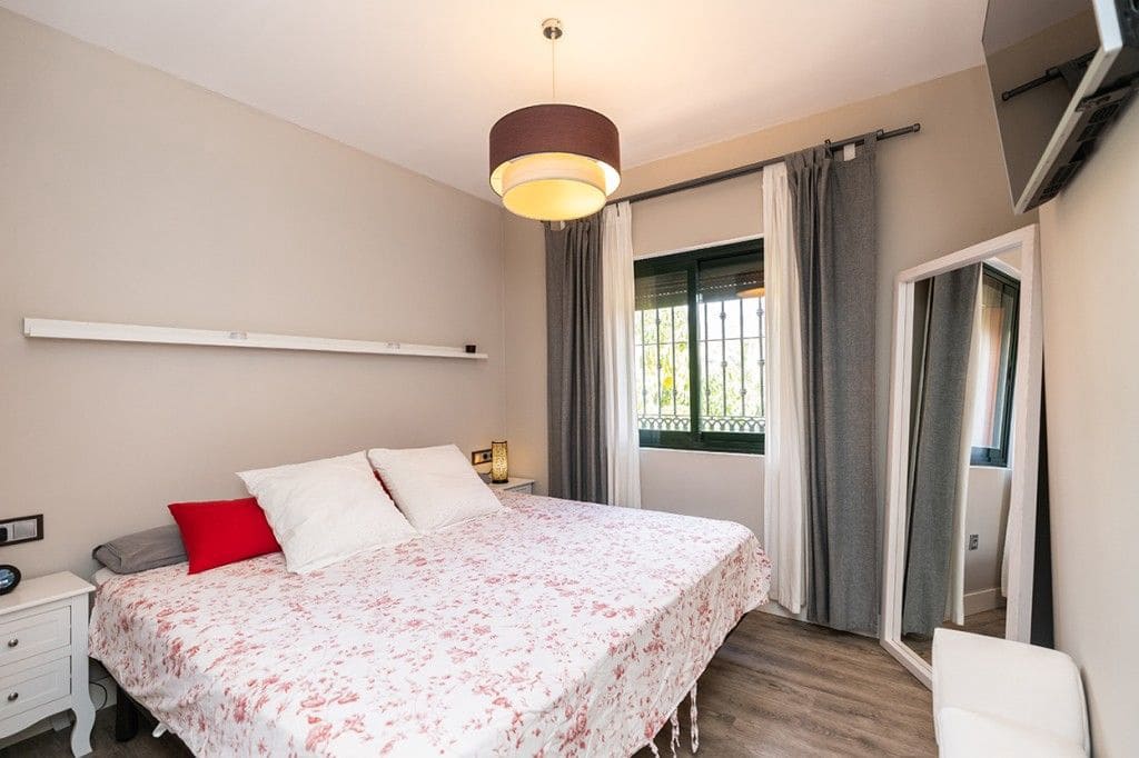 3 bedroom Apartment for sale in Elviria - € 549,000 (Ref: 9501988)