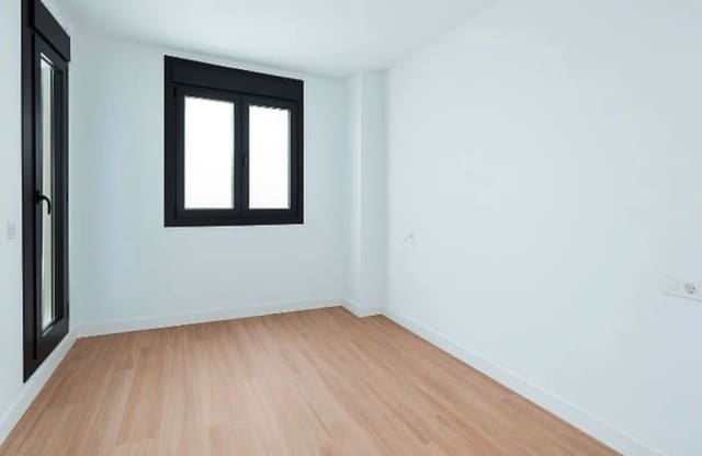 2 quarto Moradia Geminada para venda em La Duquesa / Puerto de la Duquesa, Manilva - 355 000 € (Ref: 9501989)