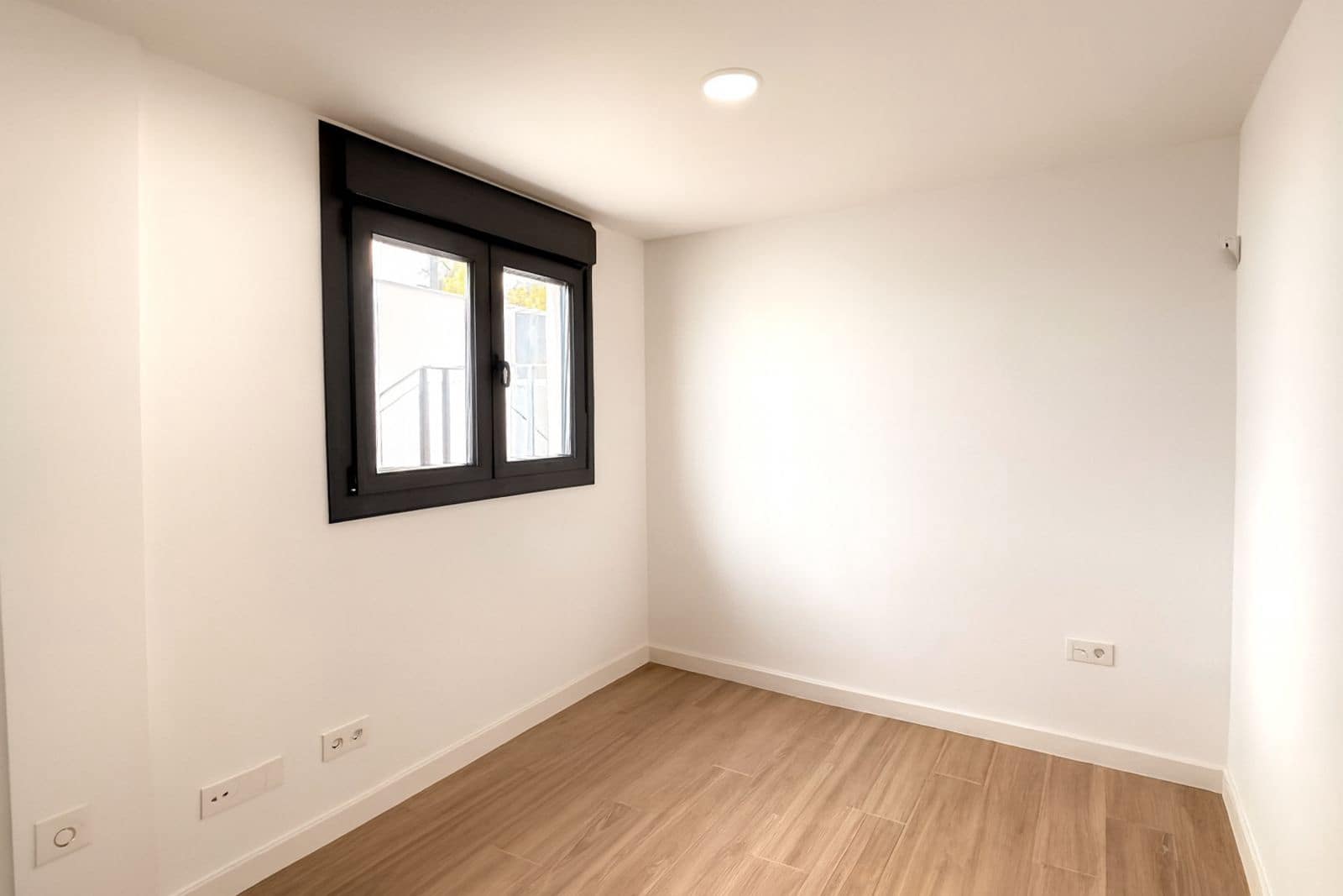 2 quarto Moradia Geminada para venda em La Duquesa / Puerto de la Duquesa - 355 000 € (Ref: 9501989)