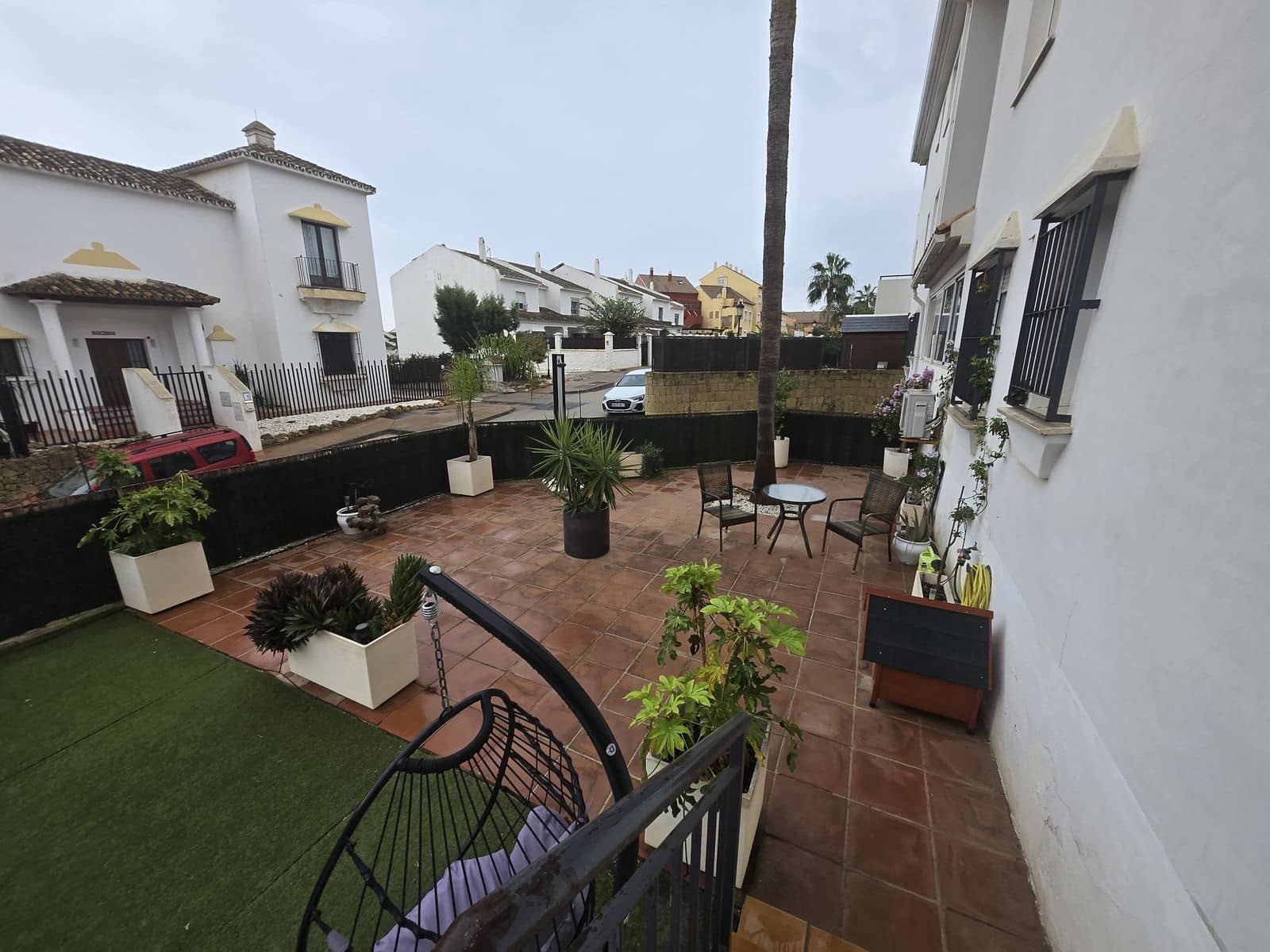 2 bedroom Apartment for sale in La Duquesa / Puerto de la Duquesa - € 359,950 (Ref: 9501990)