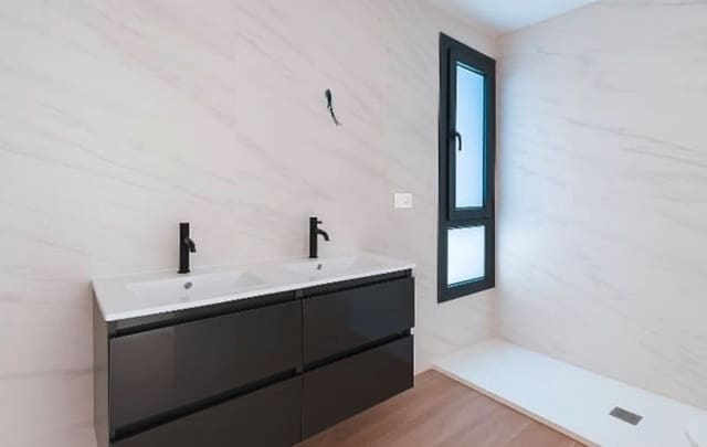 3 sypialnia Willa na sprzedaż w La Duquesa / Puerto de la Duquesa, Manilva - 450 000 € (Ref: 9501991)