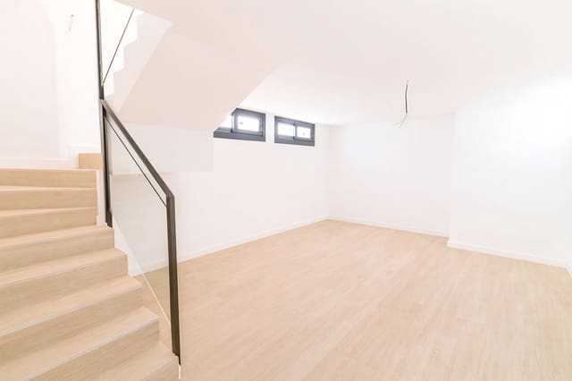 3 sypialnia Willa na sprzedaż w La Duquesa / Puerto de la Duquesa, Manilva - 450 000 € (Ref: 9501991)