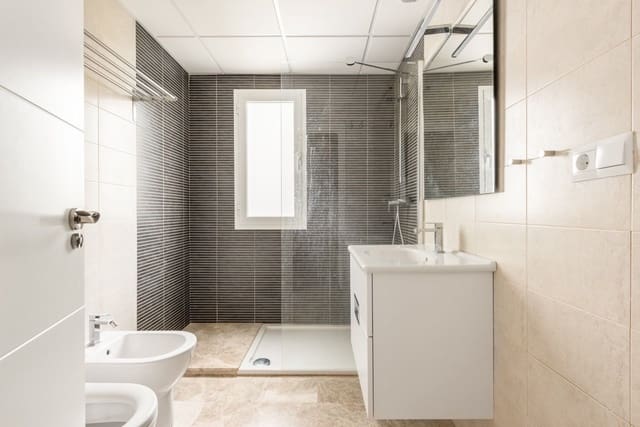 3 soveværelse Semi-Rækkehus til salg i Nueva Andalucia, Marbella - € 599.000 (Ref: 9501994)