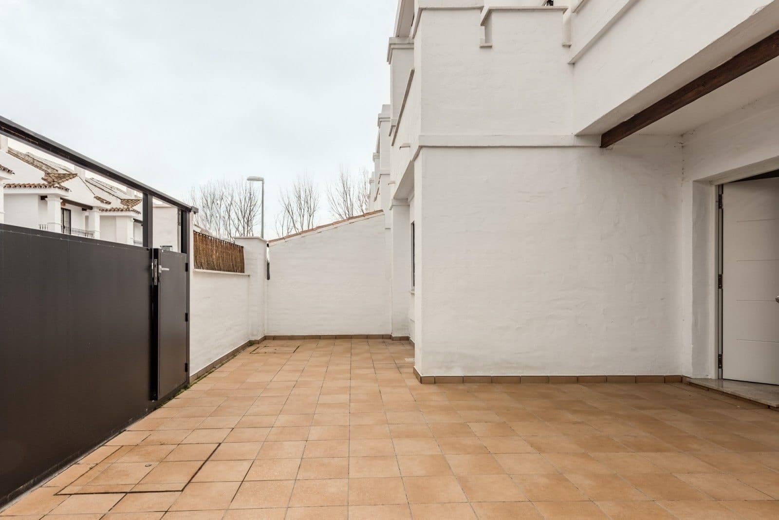 3 soveværelse Semi-Rækkehus til salg i Nueva Andalucia - € 599.000 (Ref: 9501994)