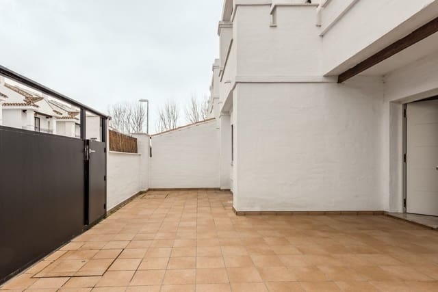 3 soveværelse Semi-Rækkehus til salg i Nueva Andalucia, Marbella - € 599.000 (Ref: 9501994)