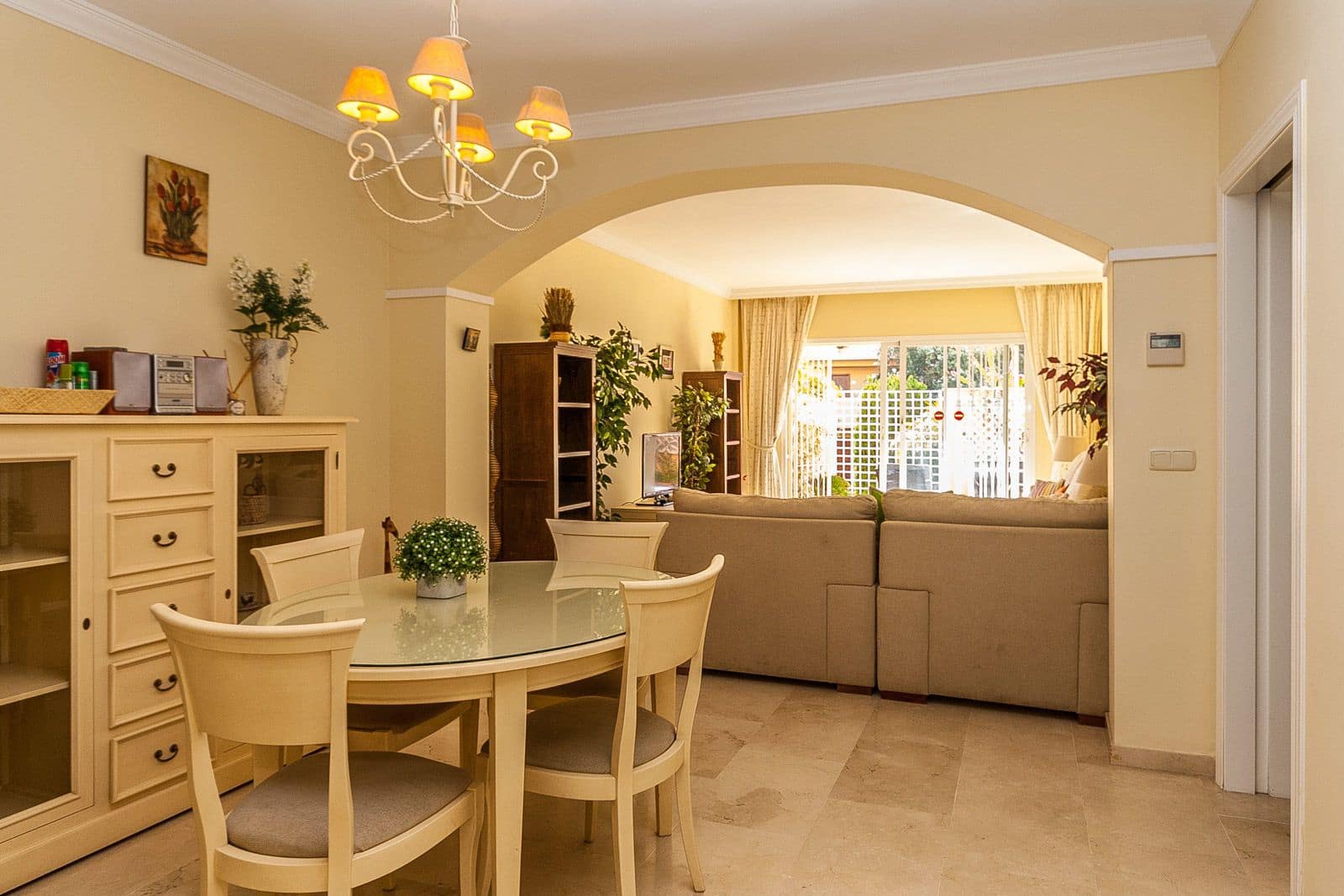 2 bedroom Apartment for sale in Elviria - € 450,000 (Ref: 9502000)