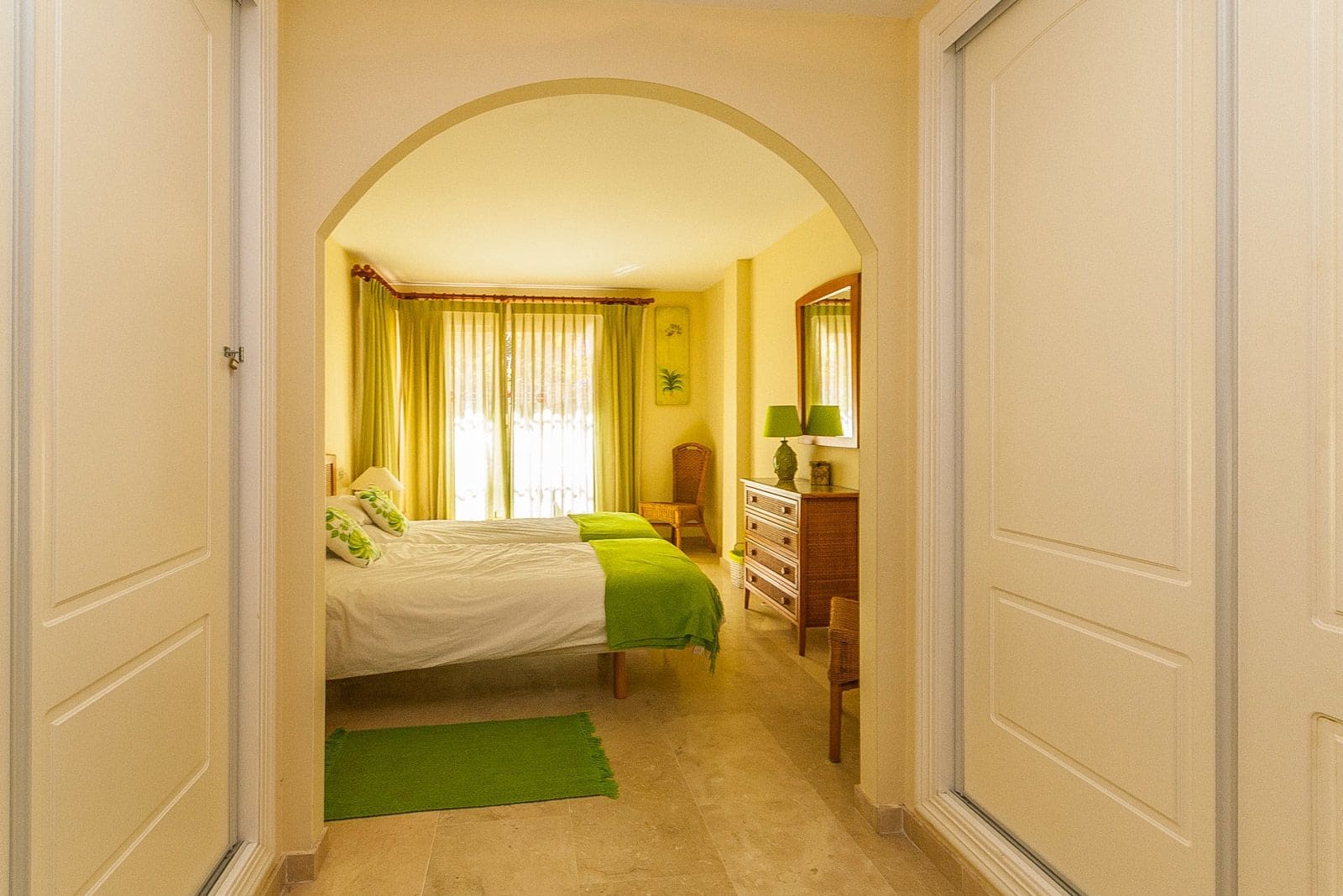 2 bedroom Apartment for sale in Elviria - € 450,000 (Ref: 9502000)