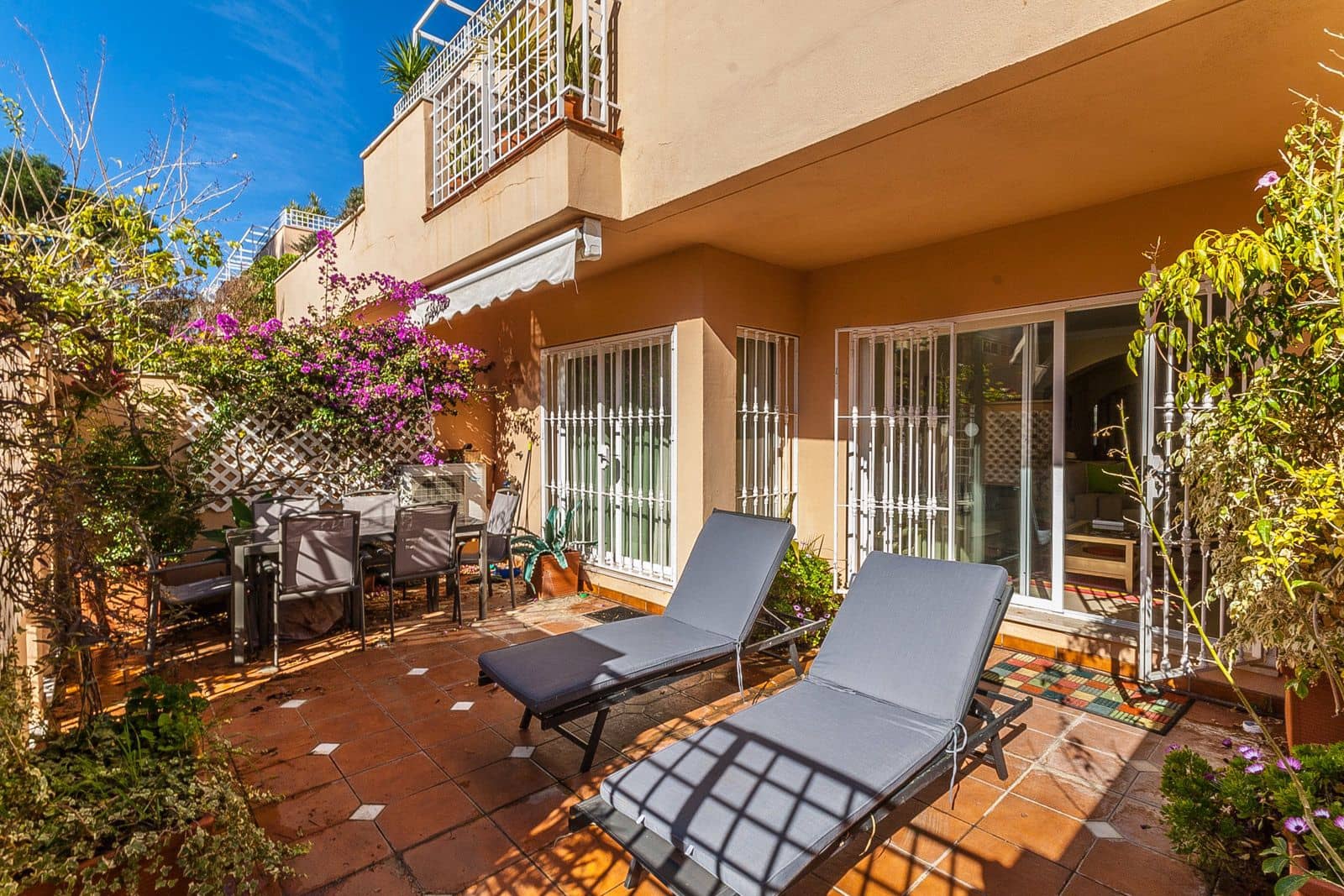 2 bedroom Apartment for sale in Elviria - € 450,000 (Ref: 9502000)