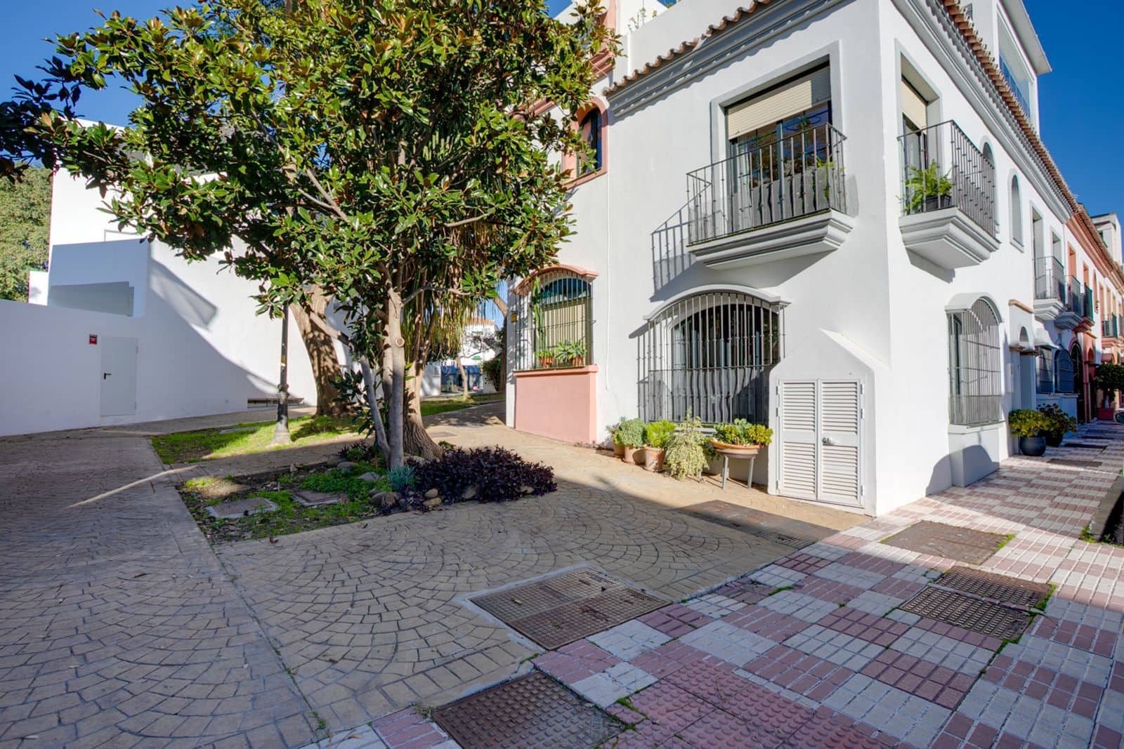 4 bedroom Semi-detached Villa for sale in Cancelada - € 625,000 (Ref: 9502001)