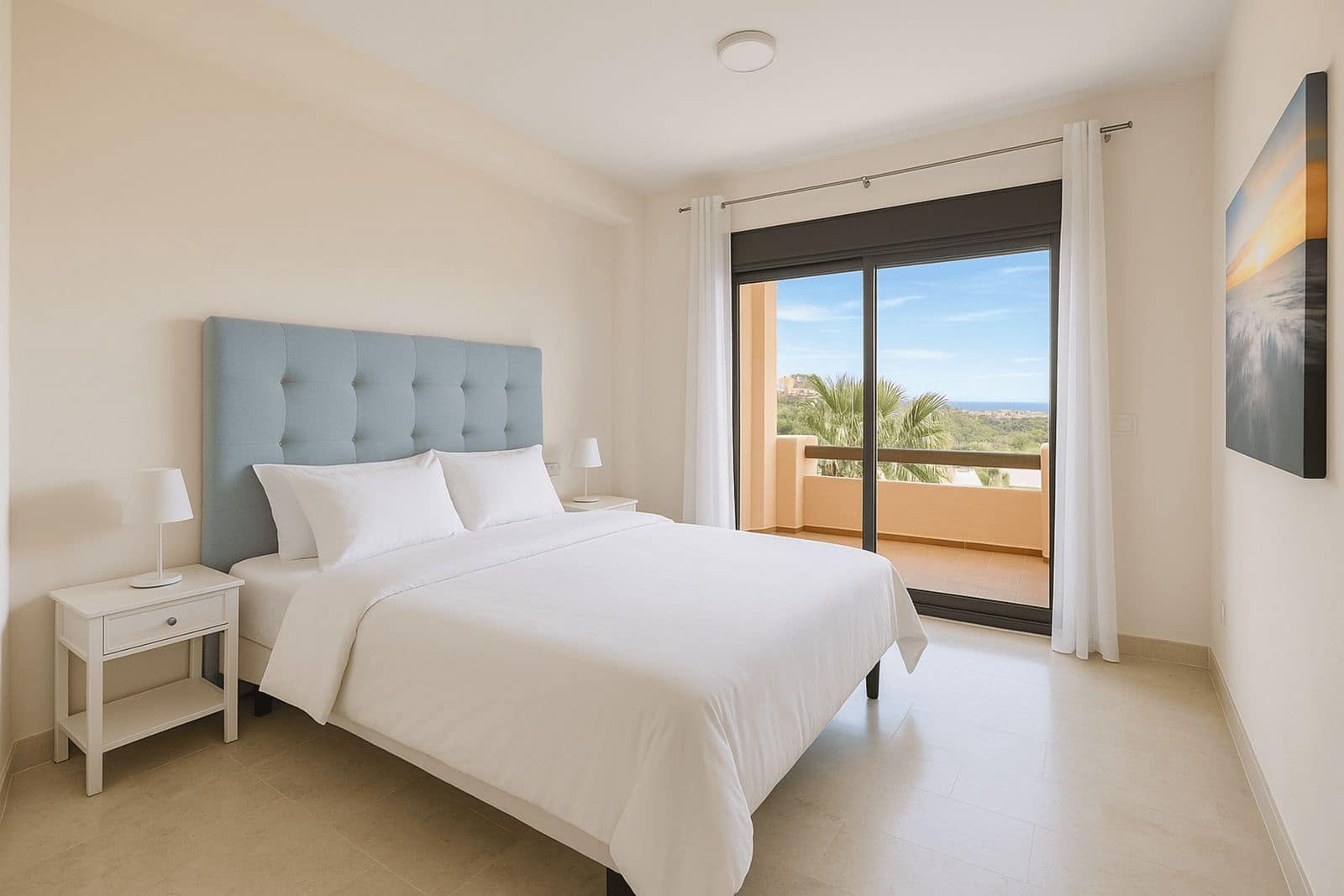 2 bedroom Apartment for sale in La Duquesa / Puerto de la Duquesa - € 260,000 (Ref: 9502004)