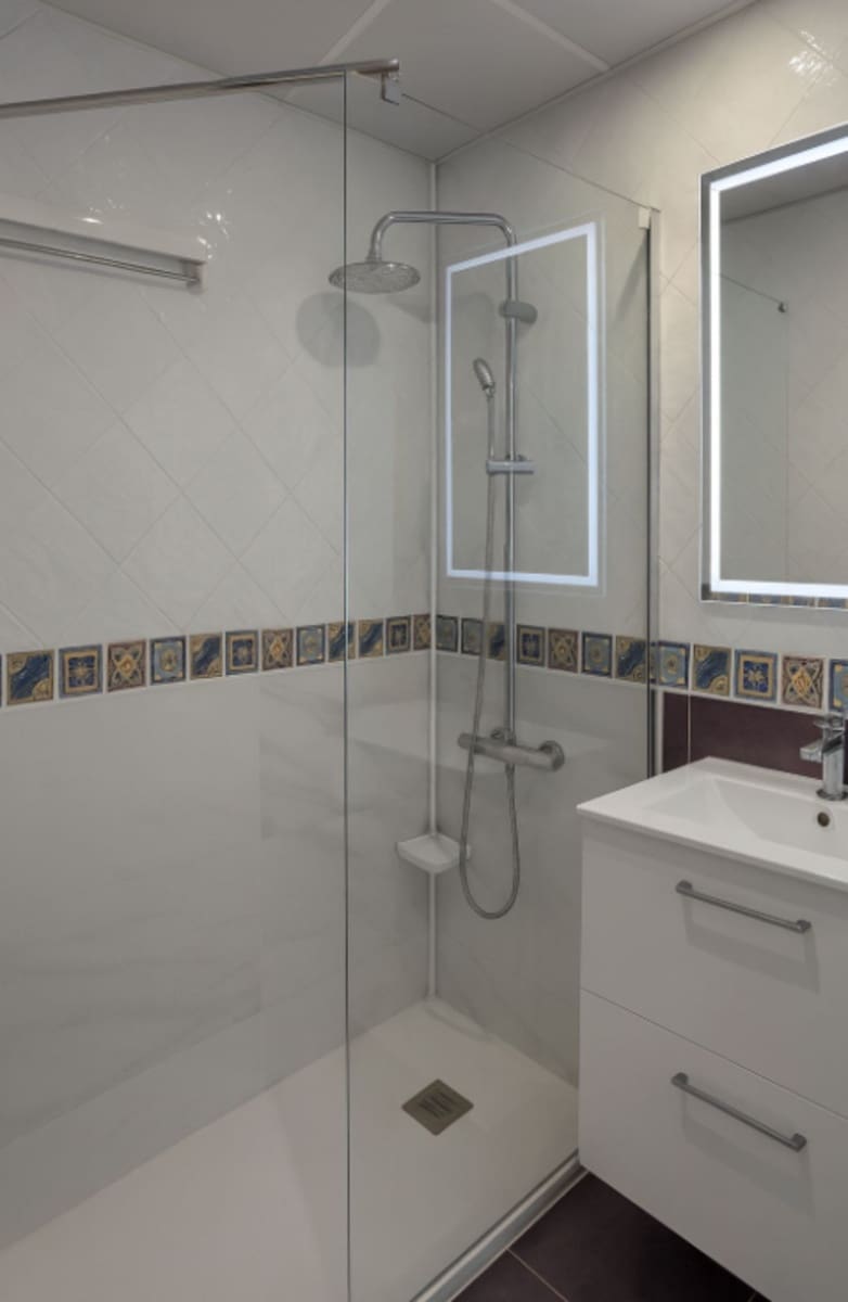 2 bedroom Apartment for sale in La Duquesa / Puerto de la Duquesa - € 290,000 (Ref: 9502005)