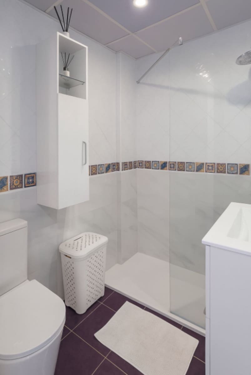 2 bedroom Apartment for sale in La Duquesa / Puerto de la Duquesa - € 290,000 (Ref: 9502005)