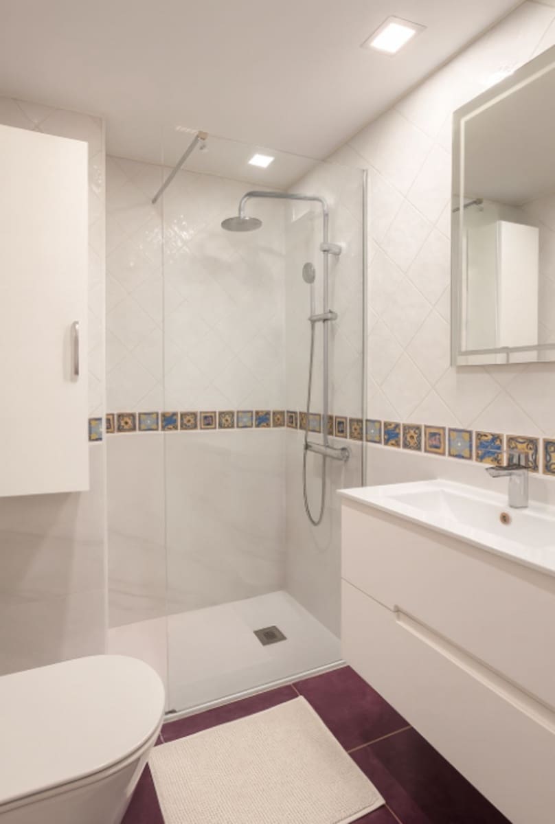 2 bedroom Apartment for sale in La Duquesa / Puerto de la Duquesa - € 290,000 (Ref: 9502005)