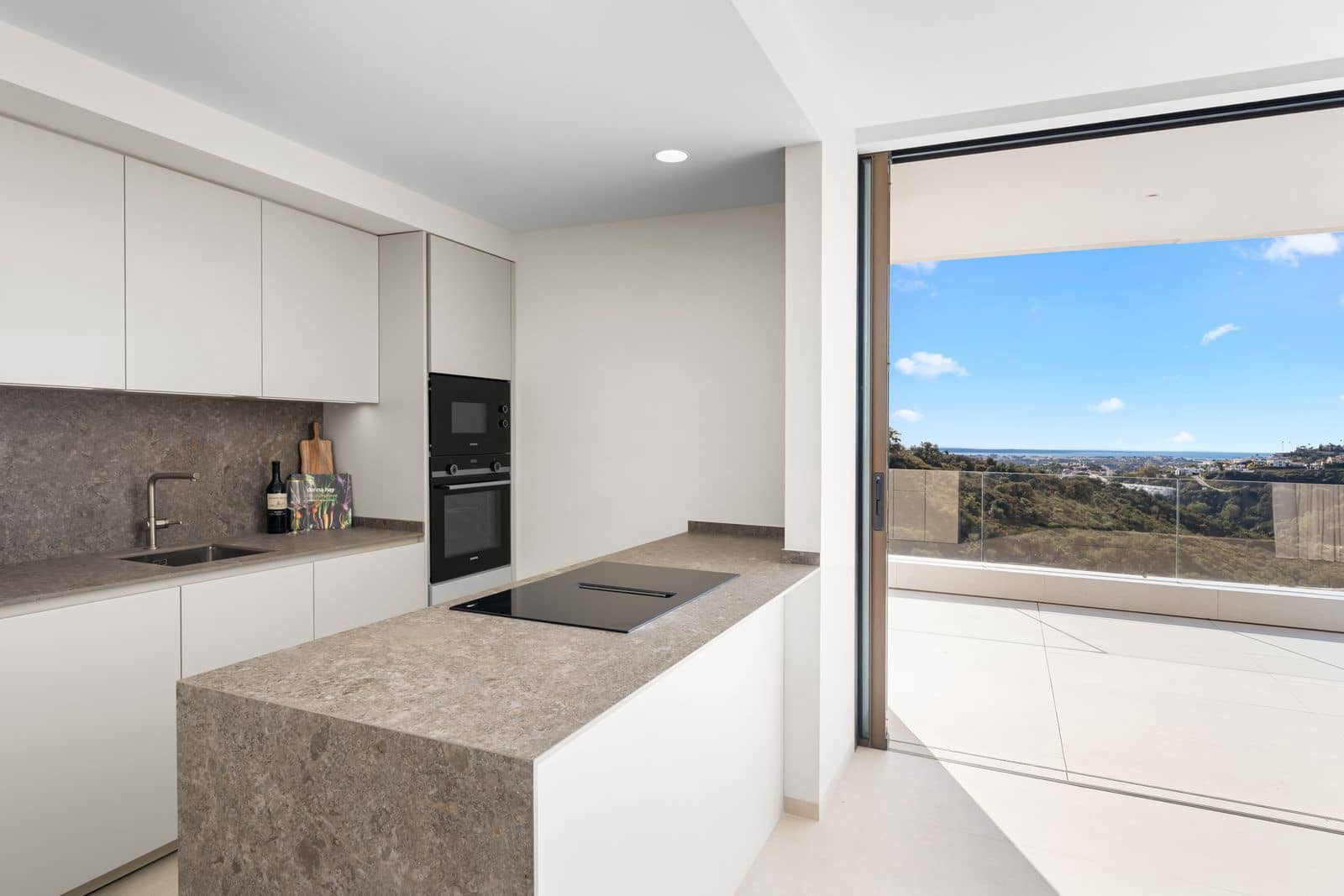 3 bedroom Apartment for sale in La Quinta - € 1,495,000 (Ref: 9502007)