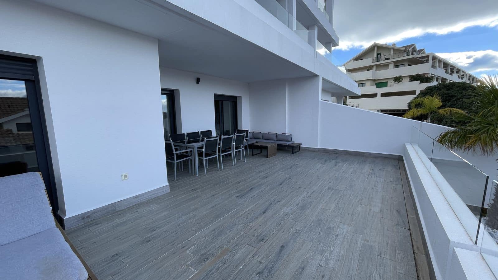 2 bedroom Apartment for sale in New Golden Mile - € 420,000 (Ref: 9502011)