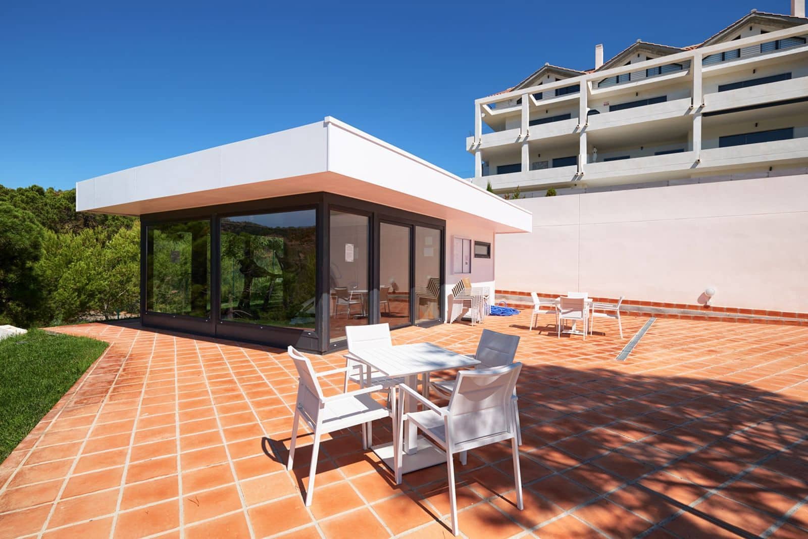 2 bedroom Apartment for sale in New Golden Mile - € 420,000 (Ref: 9502011)