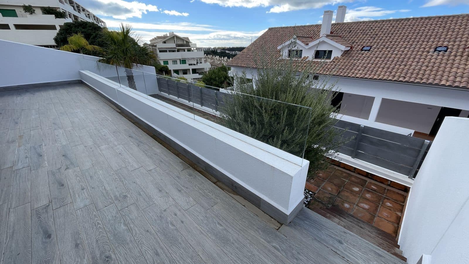 2 bedroom Apartment for sale in New Golden Mile - € 420,000 (Ref: 9502011)