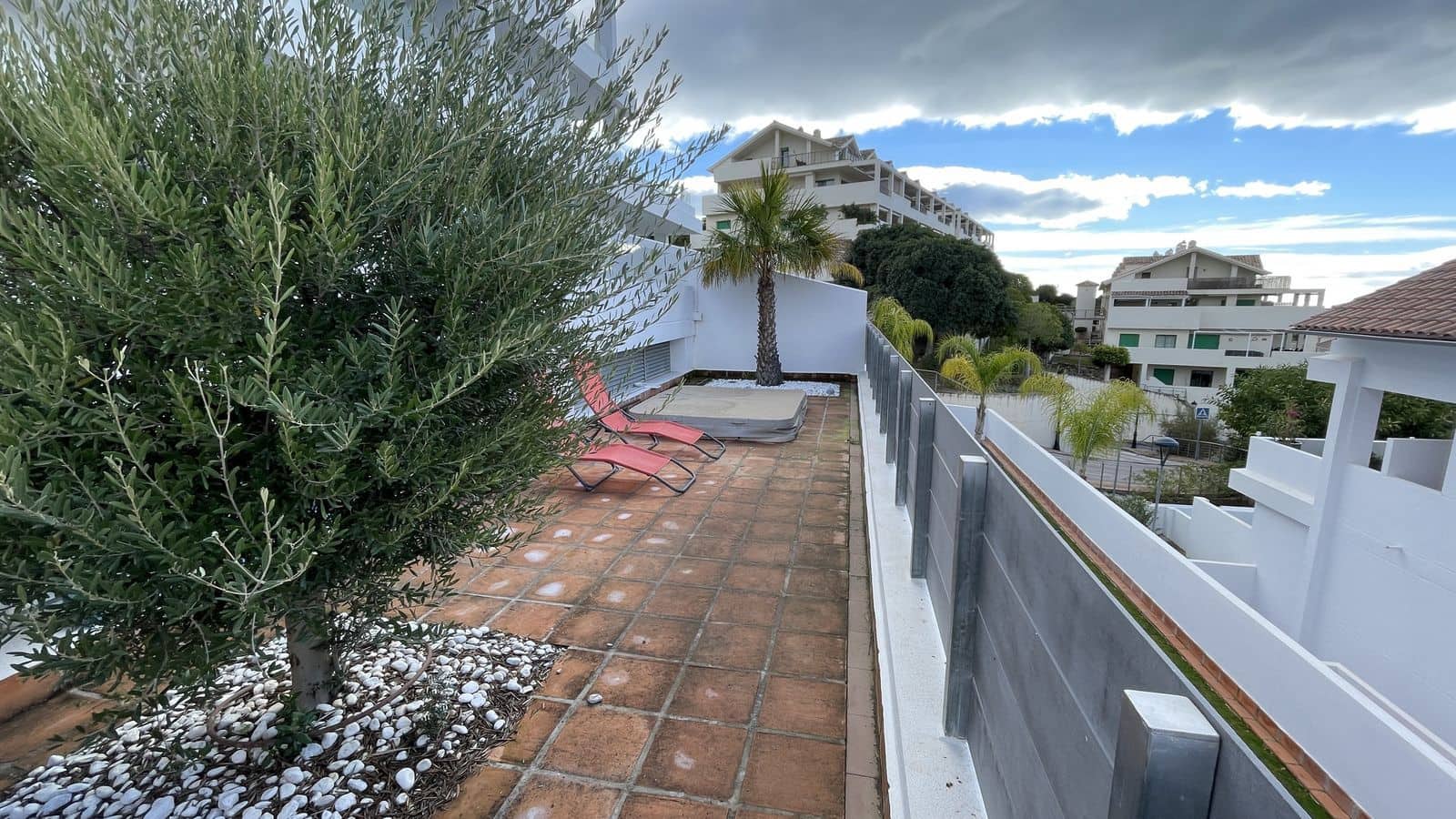 2 bedroom Apartment for sale in New Golden Mile - € 420,000 (Ref: 9502011)