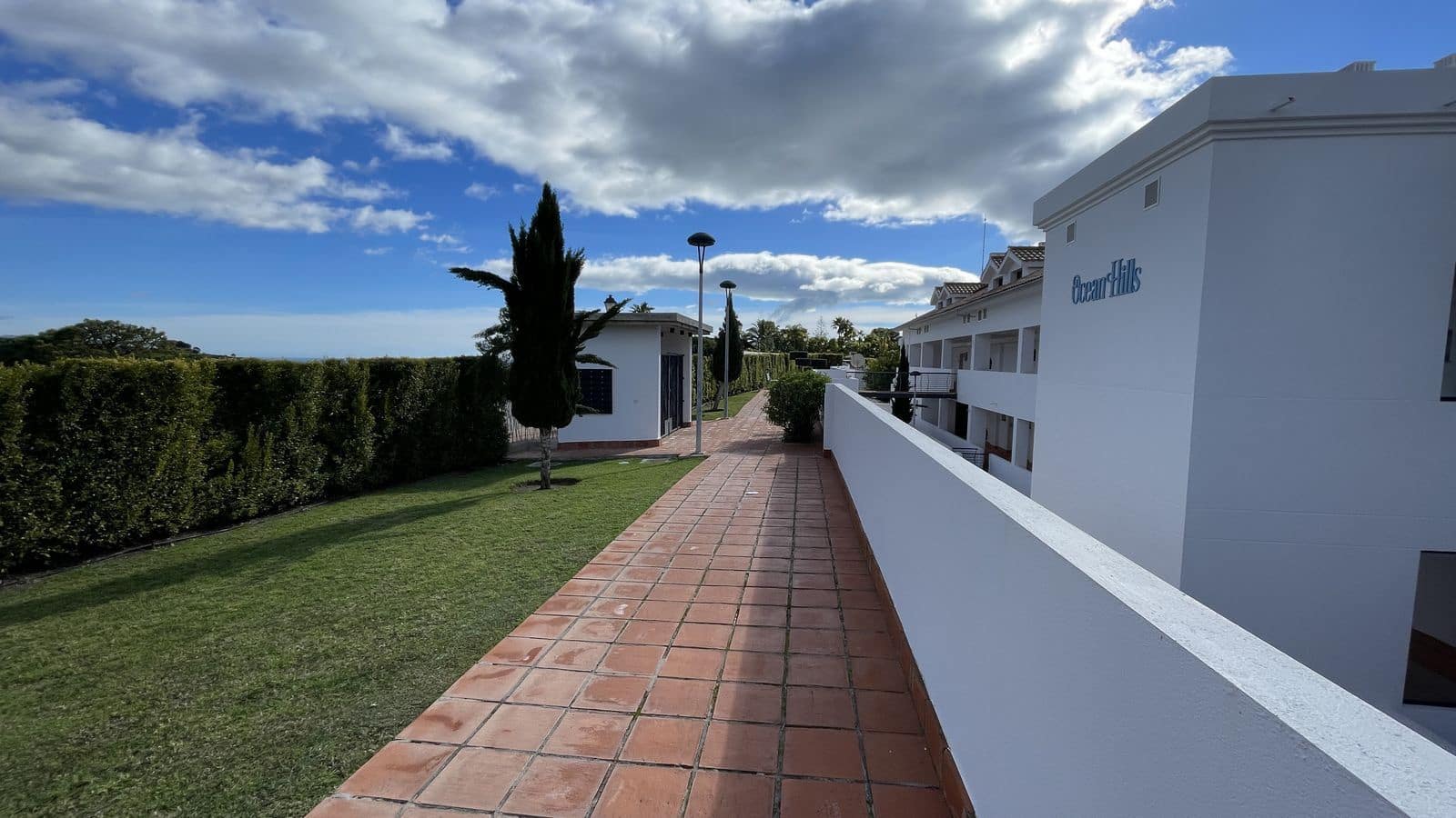 2 bedroom Apartment for sale in New Golden Mile - € 420,000 (Ref: 9502011)