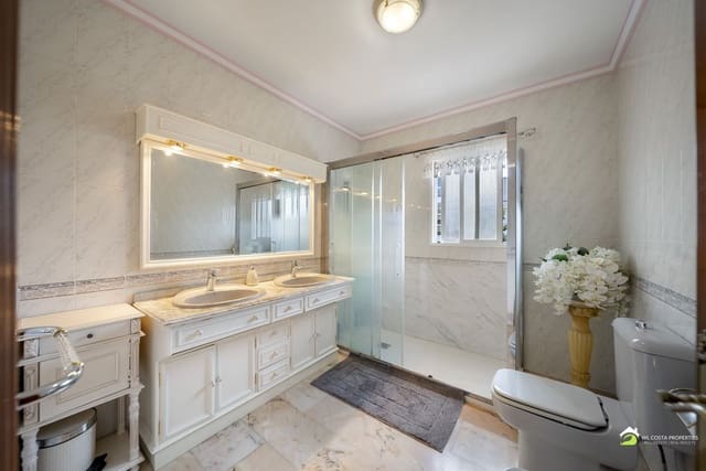 3 quarto Moradia para venda em Benalmadena Costa, Benalmádena - 699 000 € (Ref: 9502016)