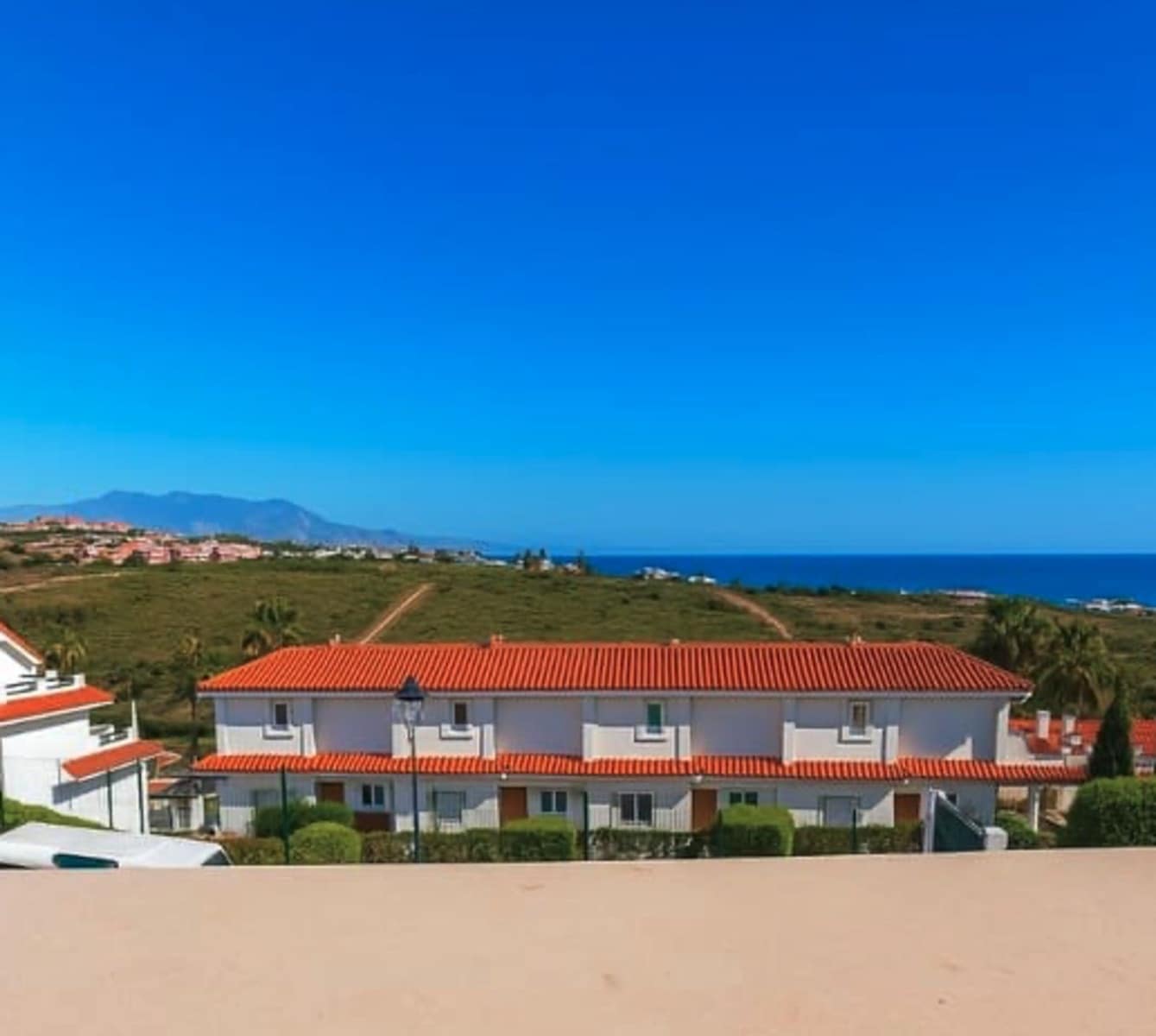 Pareado de 2 habitaciones en La Duquesa / Puerto de la Duquesa en venta - 355.000 € (Ref: 9502017)