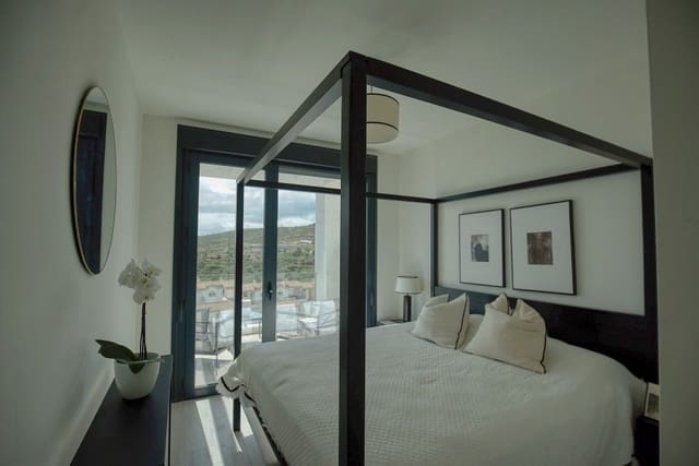 3 soverom Kjedet enebolig til salgs i Manilva - € 699 000 (Ref: 9502026)