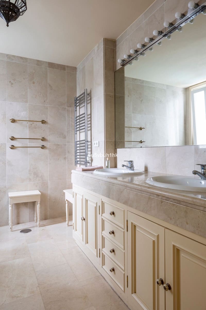 3 soverom Penthouse til salgs i Los Monteros - € 800 000 (Ref: 9502027)