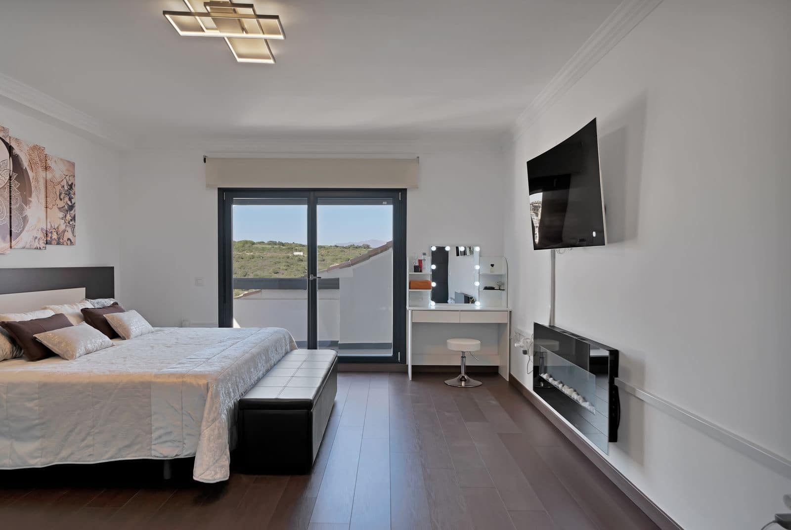 4 bedroom Villa for sale in La Alcaidesa - € 760,000 (Ref: 9502036)