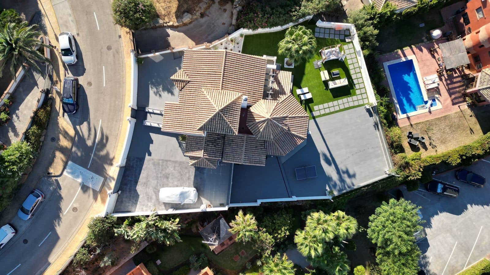 4 bedroom Villa for sale in La Alcaidesa - € 760,000 (Ref: 9502036)