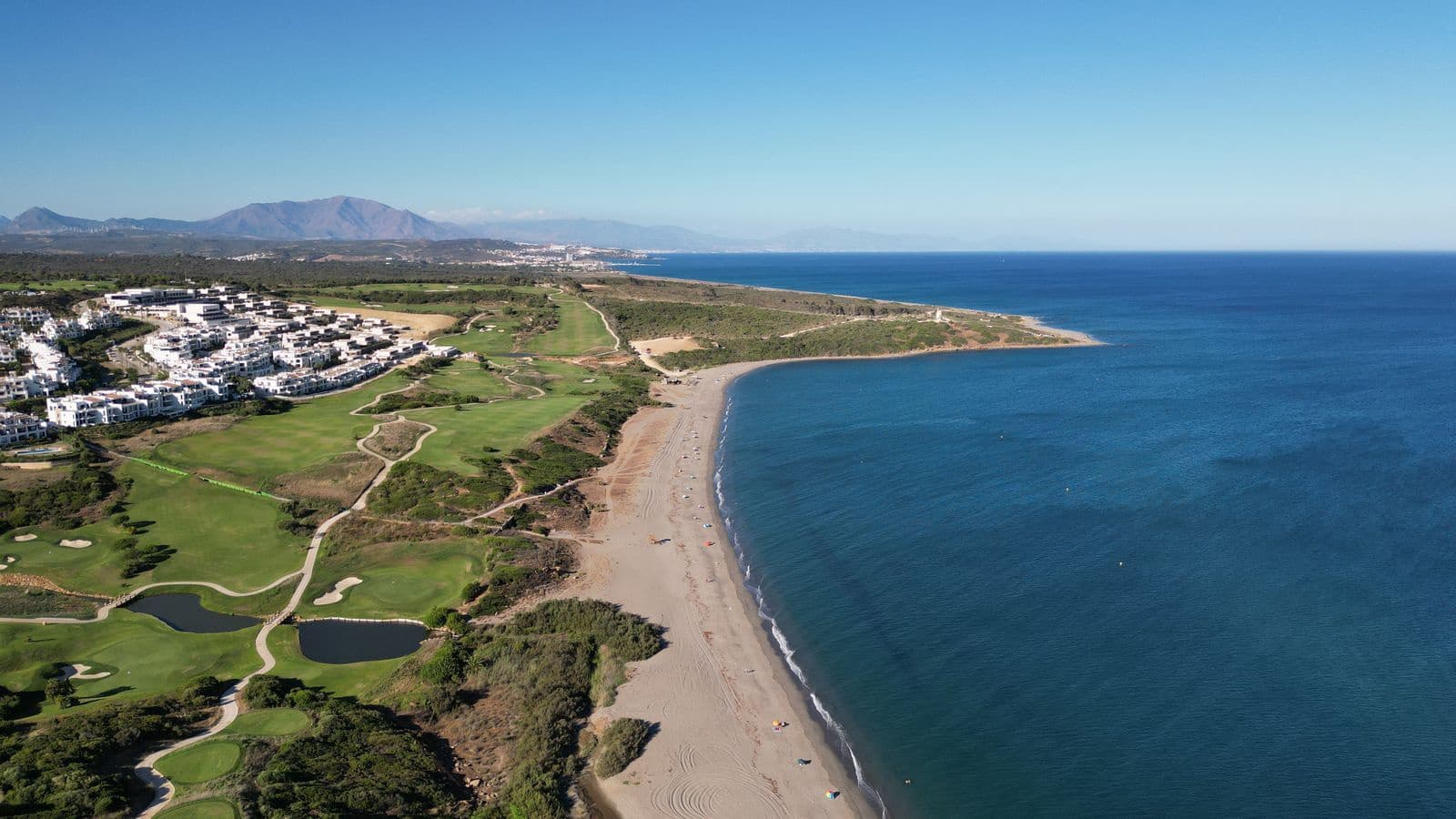 4 bedroom Villa for sale in La Alcaidesa - € 760,000 (Ref: 9502036)