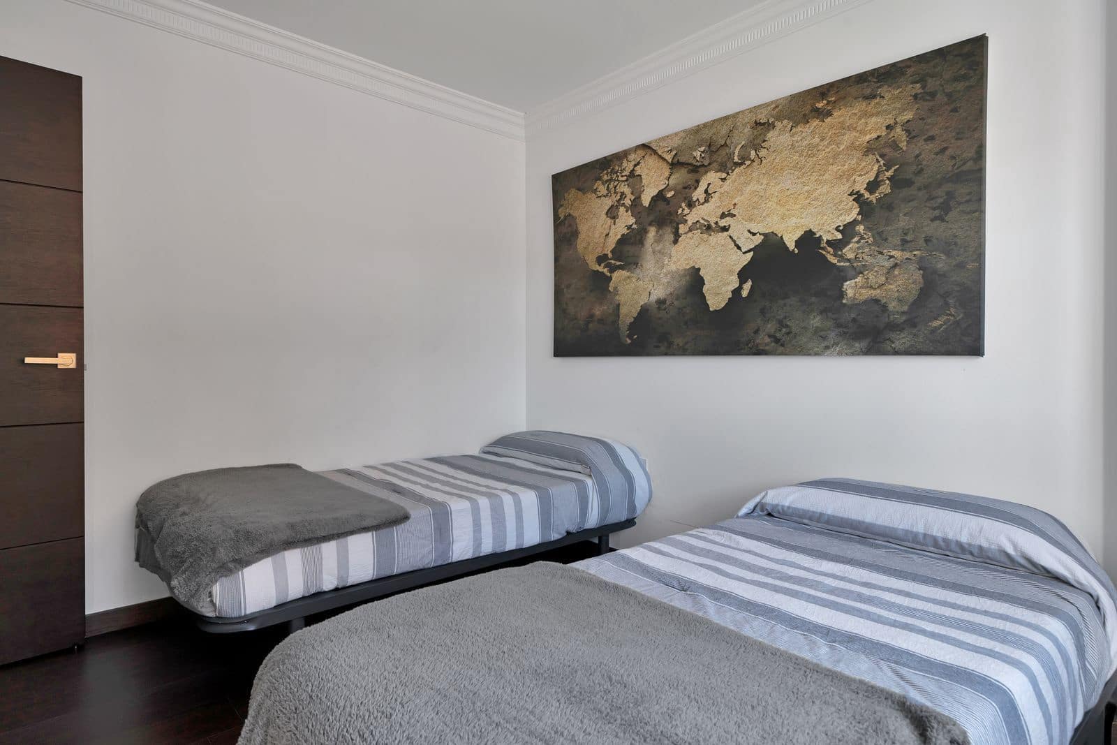 4 bedroom Villa for sale in La Alcaidesa - € 760,000 (Ref: 9502036)