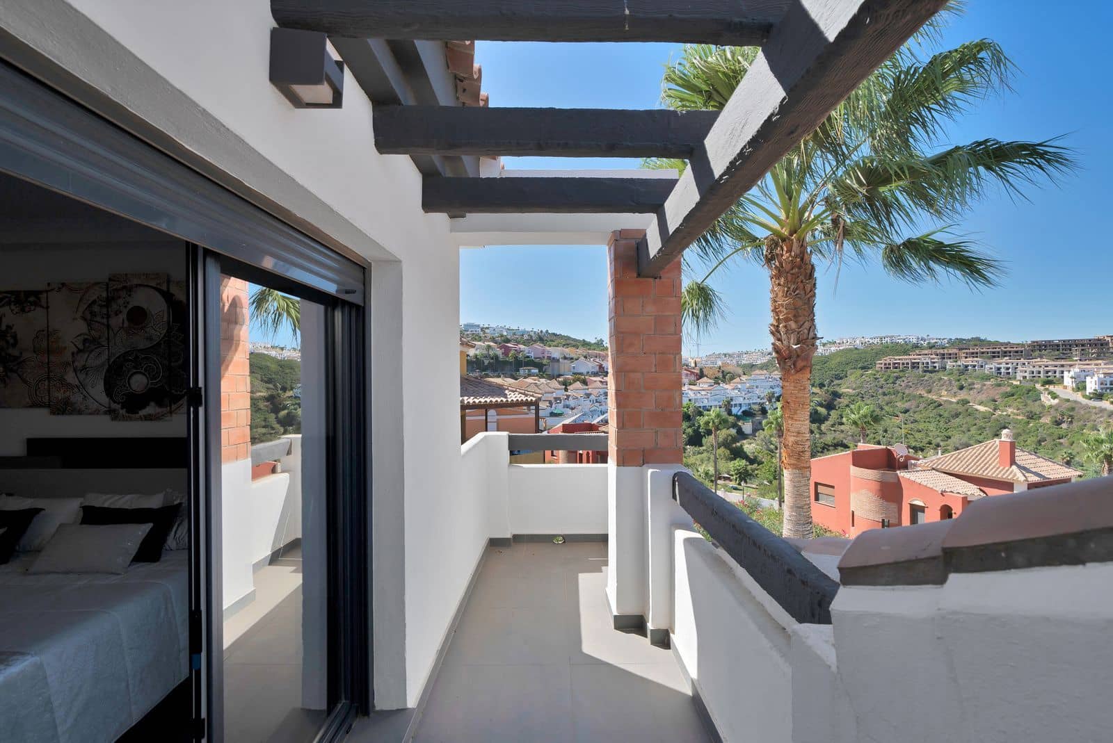 4 bedroom Villa for sale in La Alcaidesa - € 760,000 (Ref: 9502036)