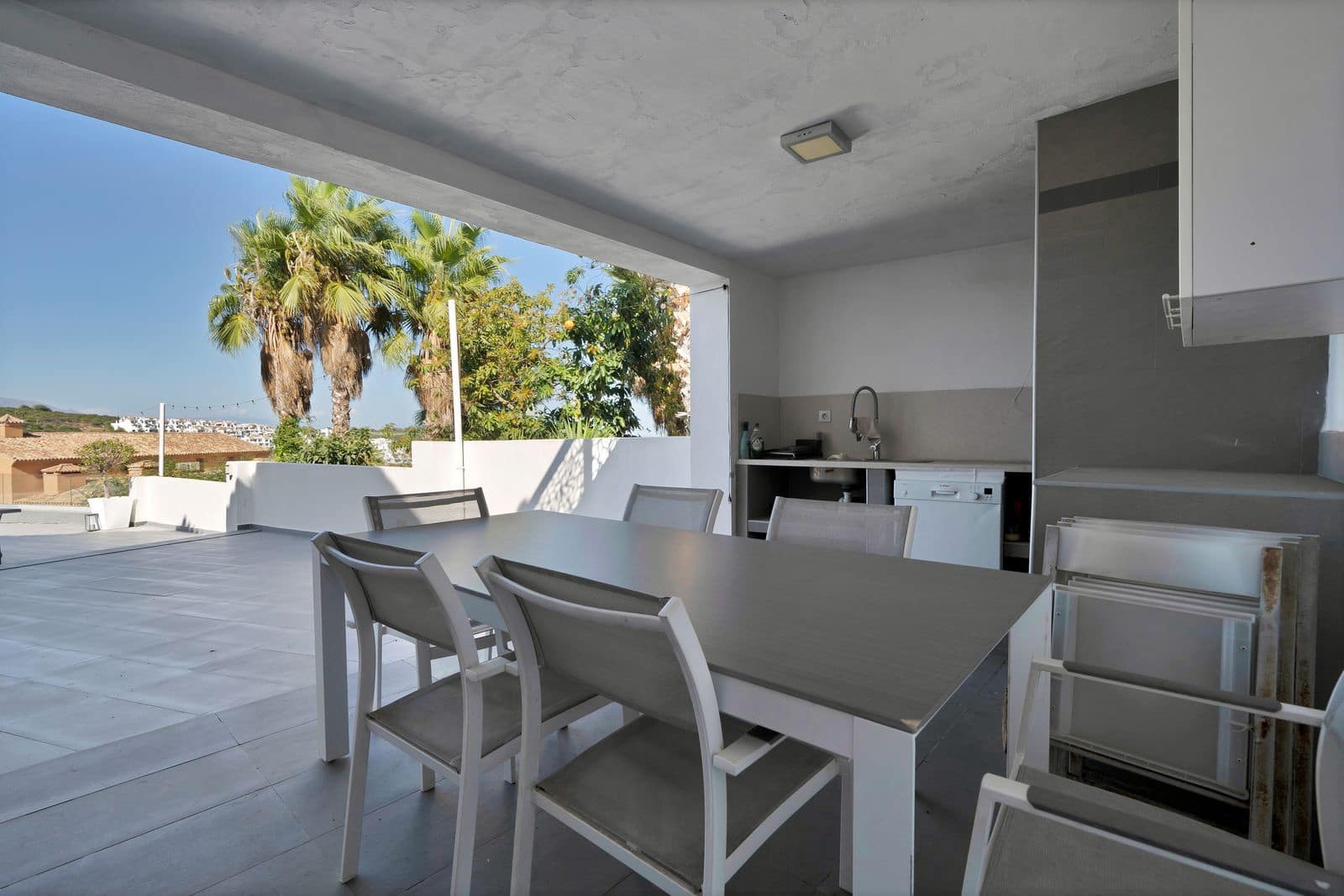 4 bedroom Villa for sale in La Alcaidesa - € 760,000 (Ref: 9502036)